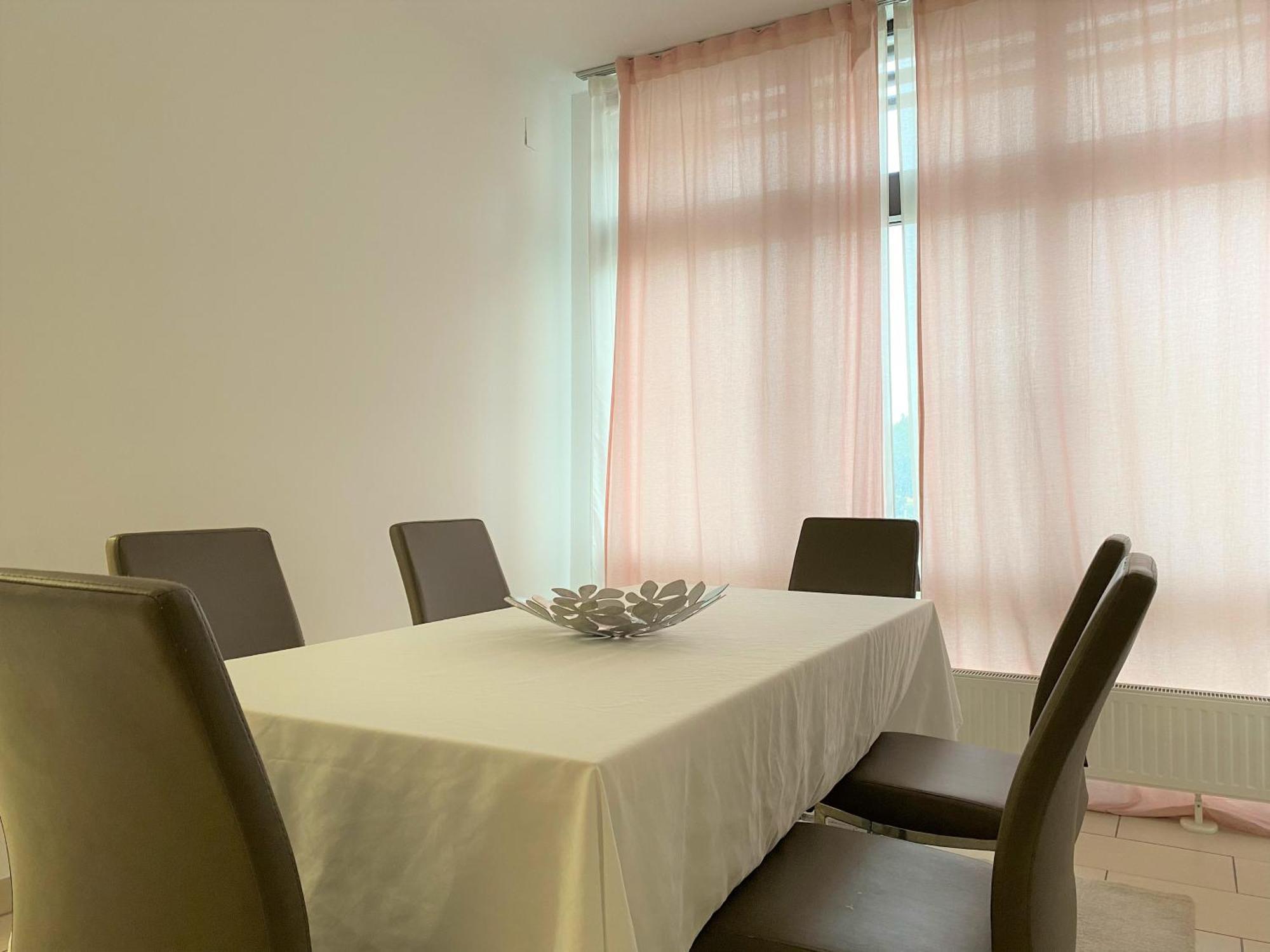 Stadtsuite Mit Sauna In Wiener Neustadt 135 M2 Exteriér fotografie